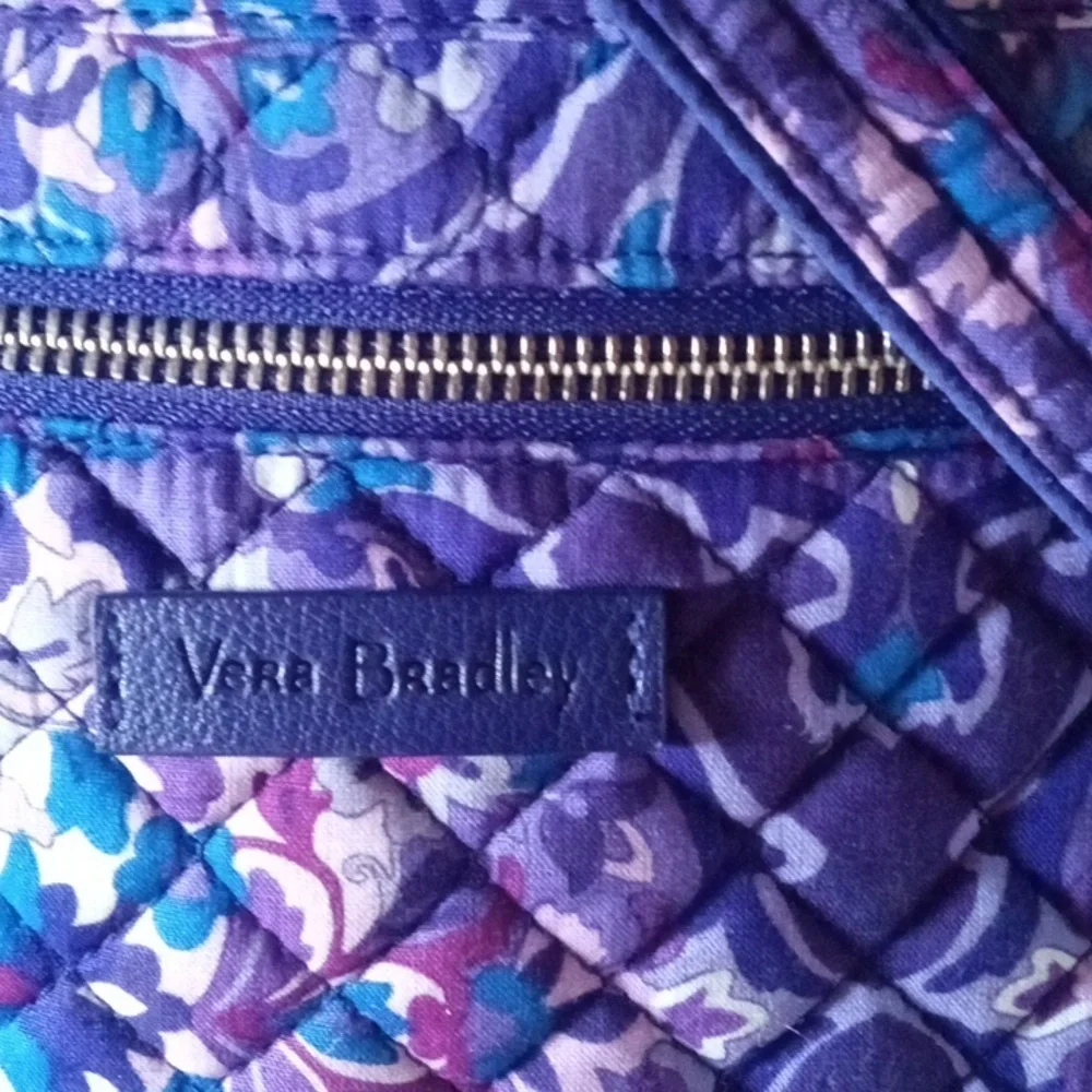 Vera Bradley Tote - Picture 3 of 4